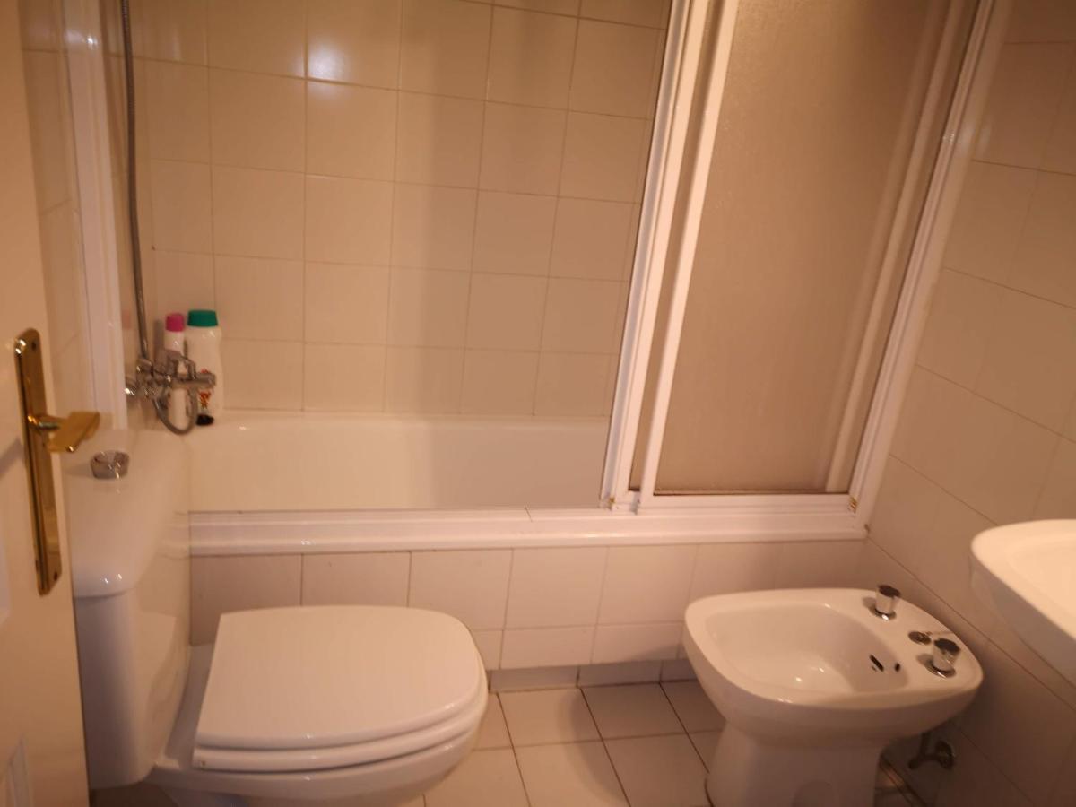 Bright Modern Residencial - Single With Shared Bathroom Near Airport * Sevilla