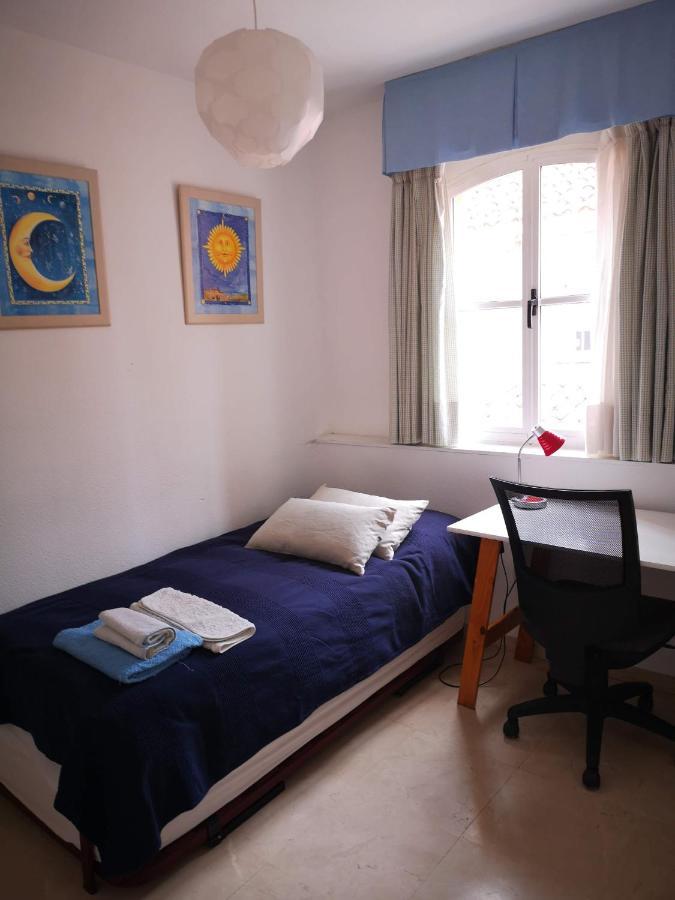 Bright Modern Residencial - Single With Shared Bathroom Near Airport Sevilla