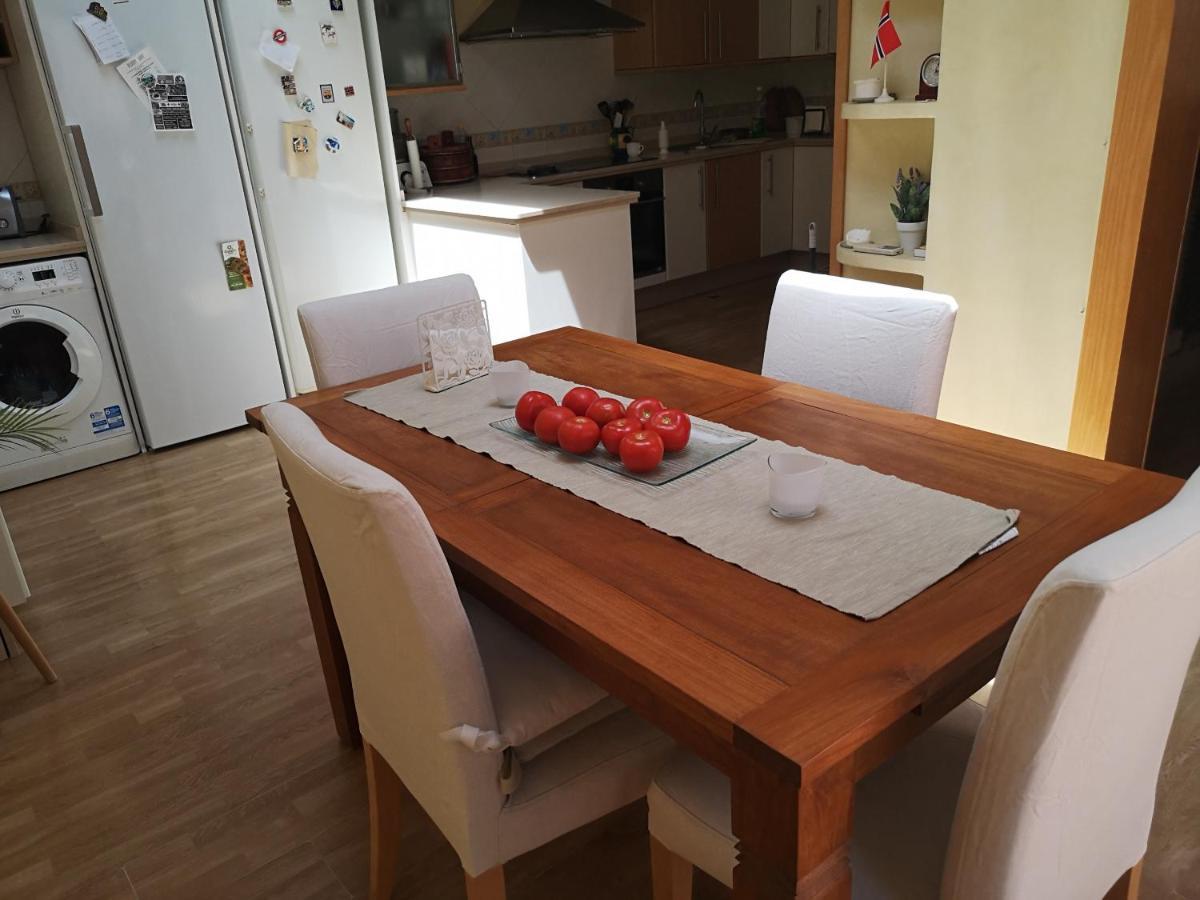Privatunterkunft Bright Modern Residencial - Single With Shared Bathroom Near Airport